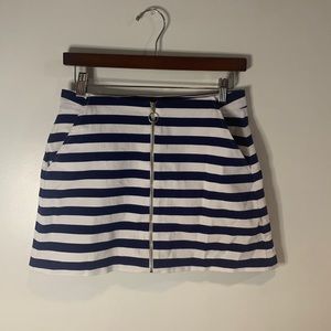 Zip up mini skirt